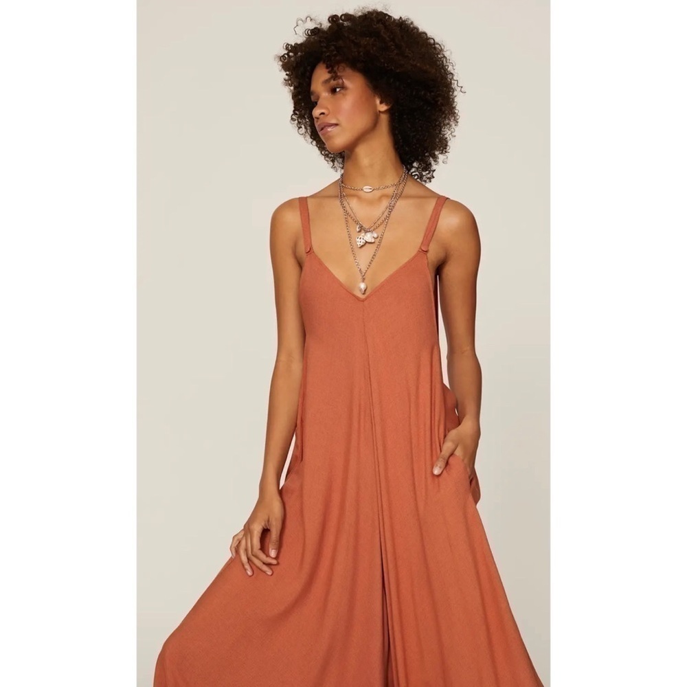 Kahindo Boxy Jumpsuit - Picture 2 of 9